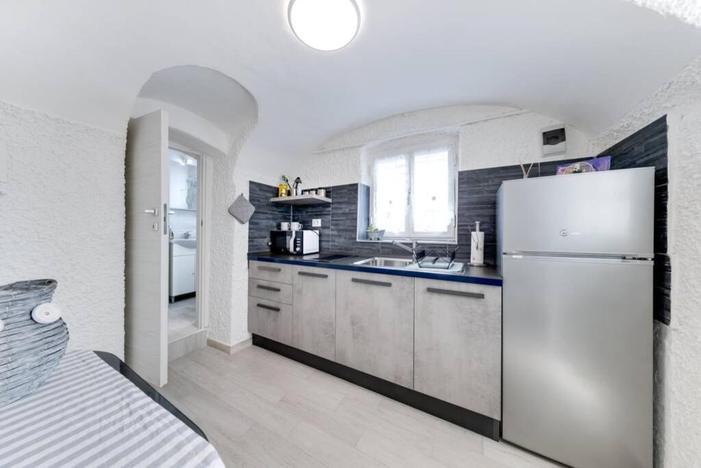 Esclusivo Per Due Apartment Бордихера Екстериор снимка