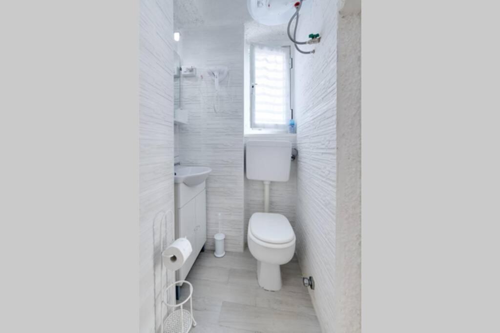Esclusivo Per Due Apartment Бордихера Екстериор снимка